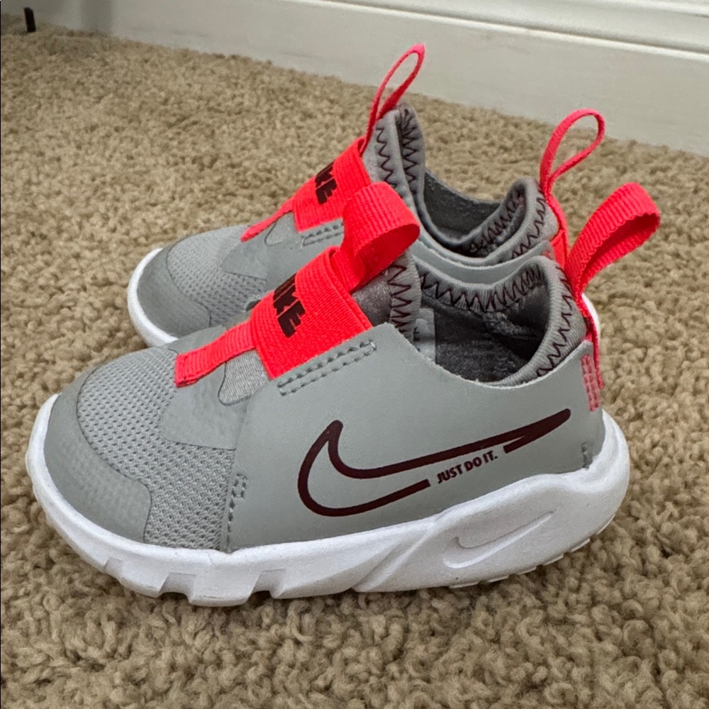 Nike Toddler Sneakers Gray & Red, Size 5C, Gently Used. - Picture 3 of 8